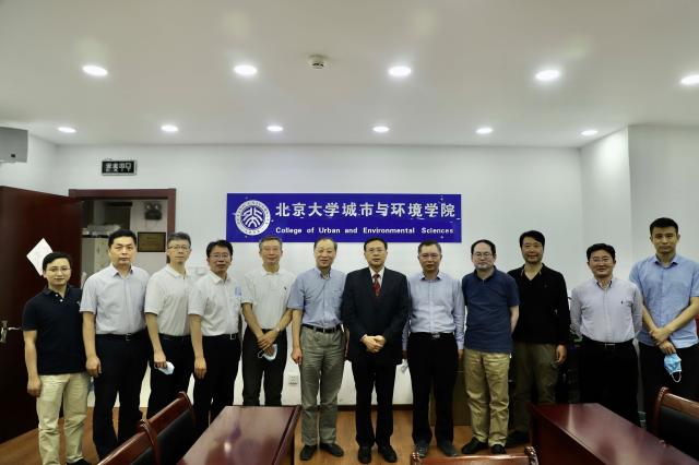 20200525159039470618000079.jpg 线下参会人员合影1.jpg